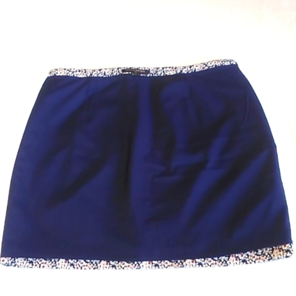 2/25 Banana Republic Pencil Skirt Navy White and Red Floral pattern EUC Sz 10 - Picture 6 of 9